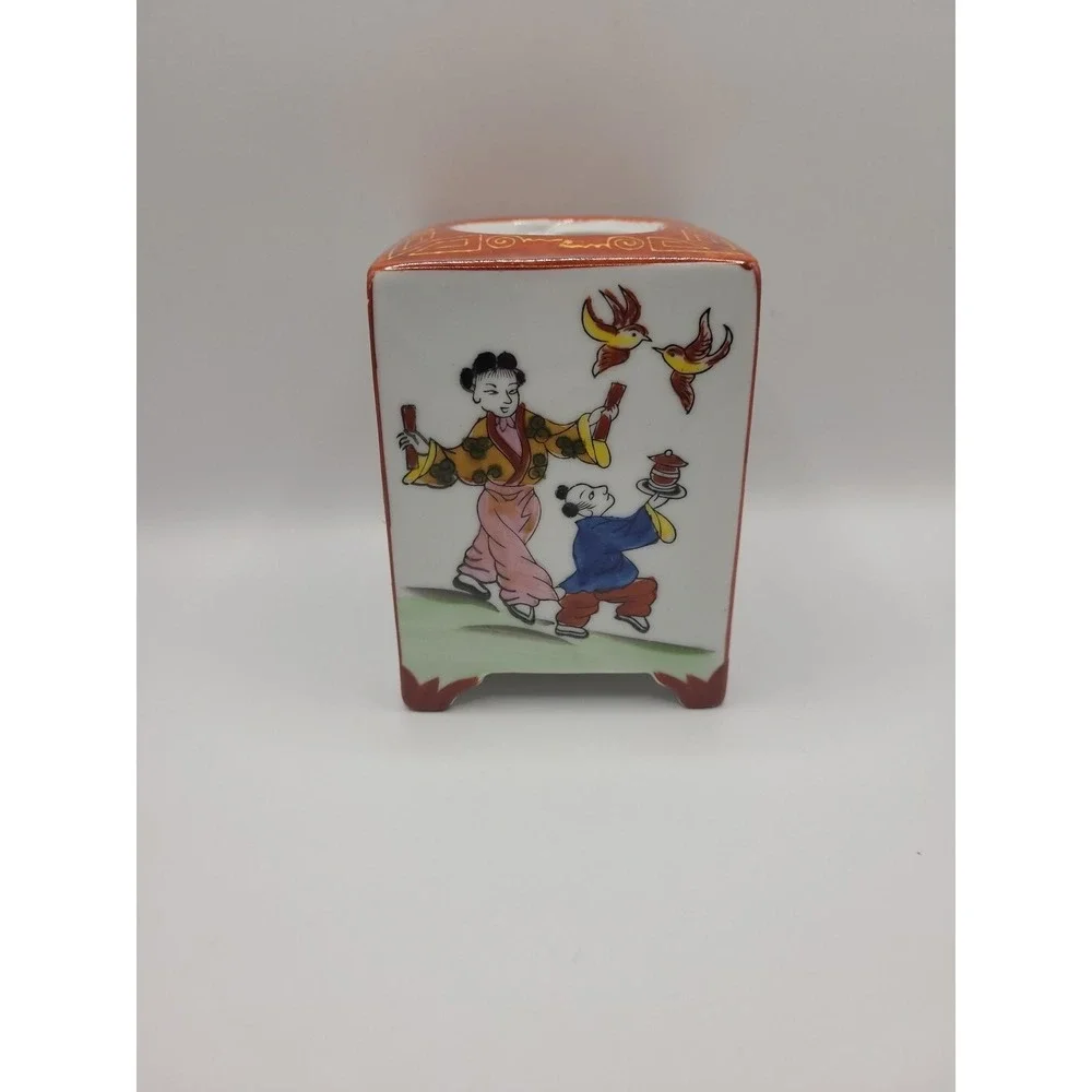 Antique‎ Chinese Porcelain Container